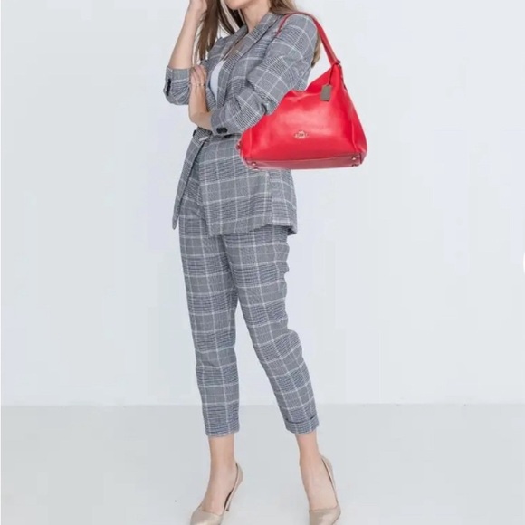 COACH Pebbled Red Leather Edie 31 Tote with original dust bag - Picture 3 of 17